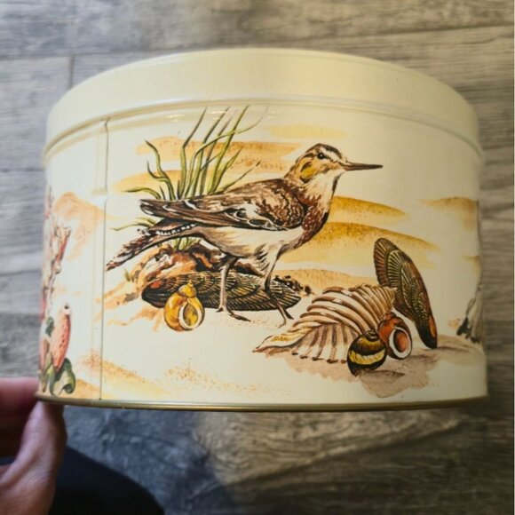 Vintage Pretzels tin Lighthouse Beach Sunset Sturgis Sea Shells Lake house - Picture 4 of 10